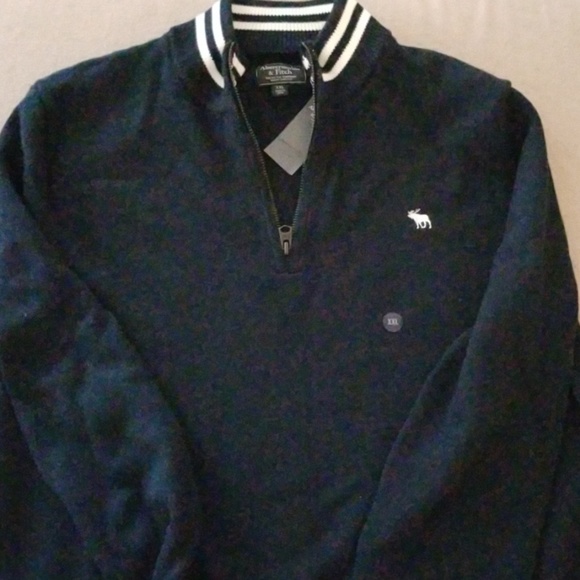 Sweater - Picture 2 of 3